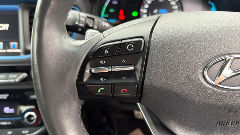 Hyundai IONIQ 1.6 GDi Plug-in Hybrid Premium SE 5dr DCT Hatchback